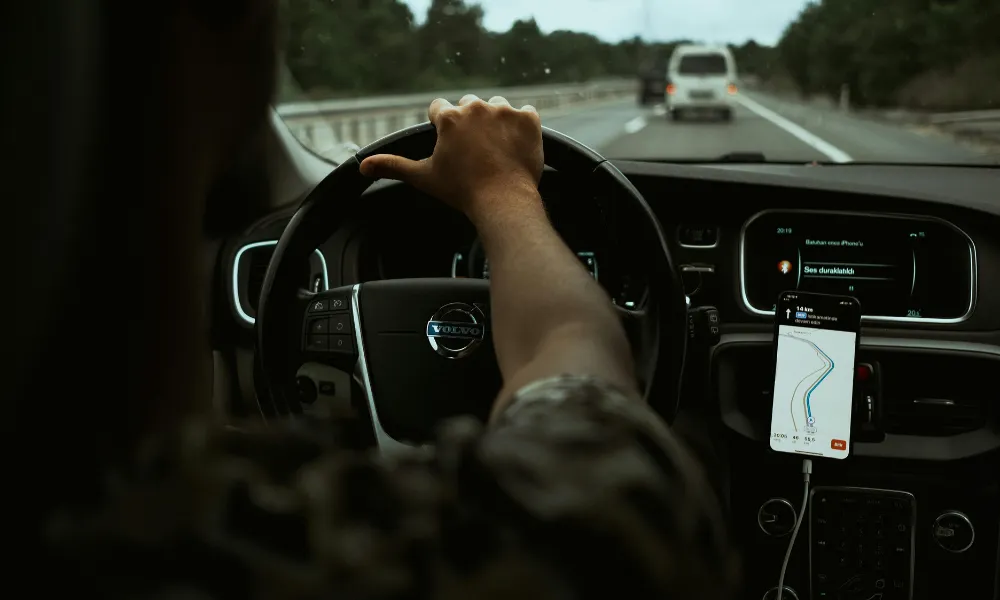 Comment choisir son support téléphone voiture ?